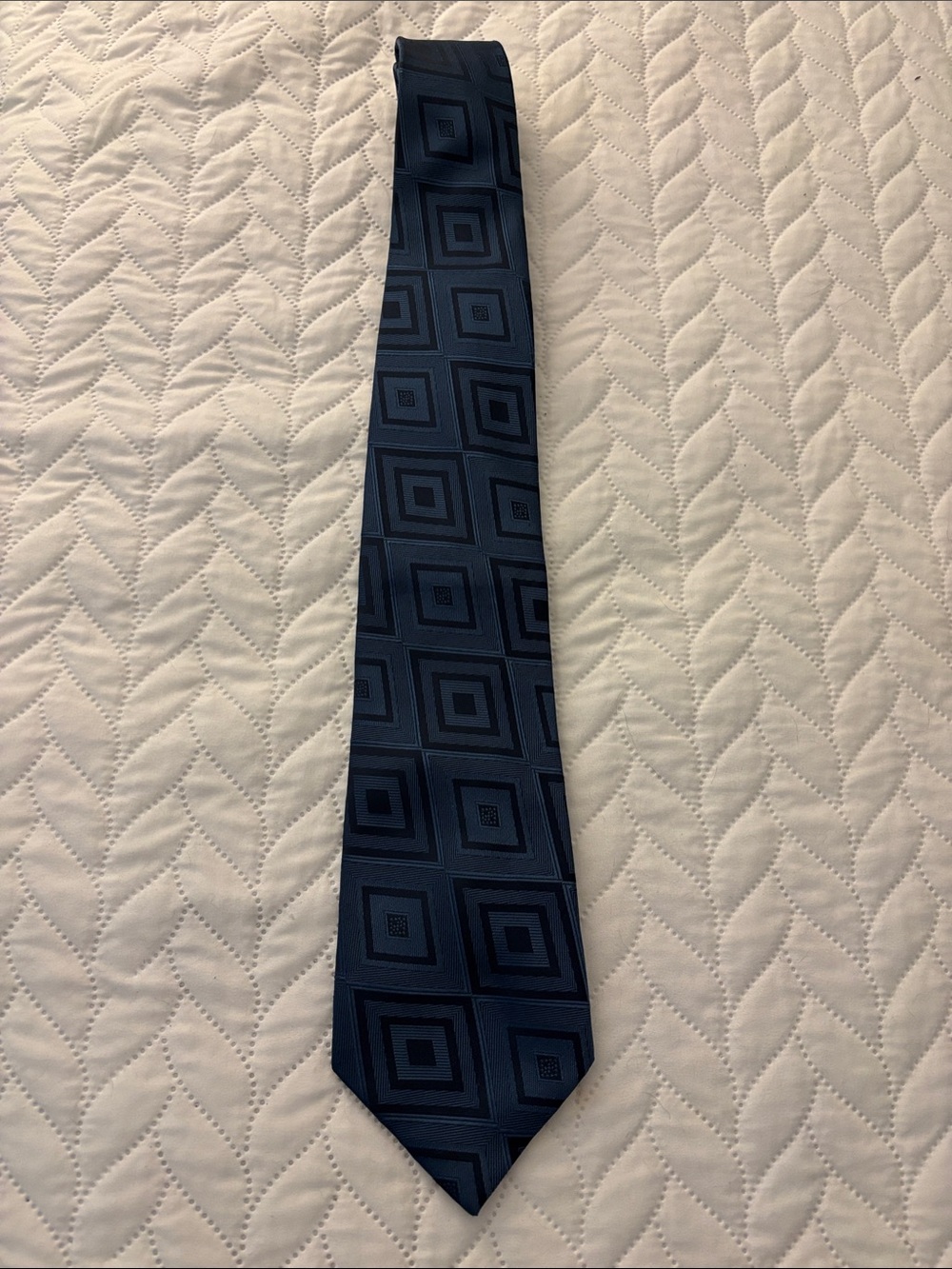 Classic Men's Navy Geometric Silk seide